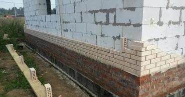 泡沫磚 傳統(tǒng)紅磚的綠色替代品，能否重塑農(nóng)村建房新格局？